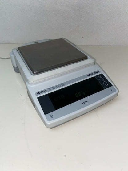 Mettler-Toledo PG3001-S Delta Range Balance Scale 3100g Max. with Power Supply